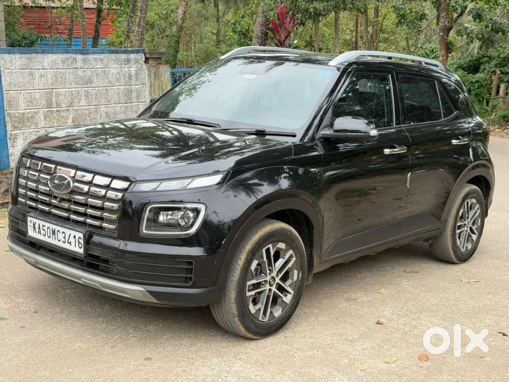 Hyundai Venue 2023 Petrol 47000 Km Driven