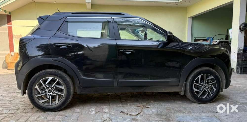 Mahindra Xuv 3xo Ax5 2024