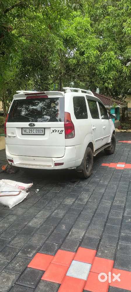 Mahindra Xylo 2010