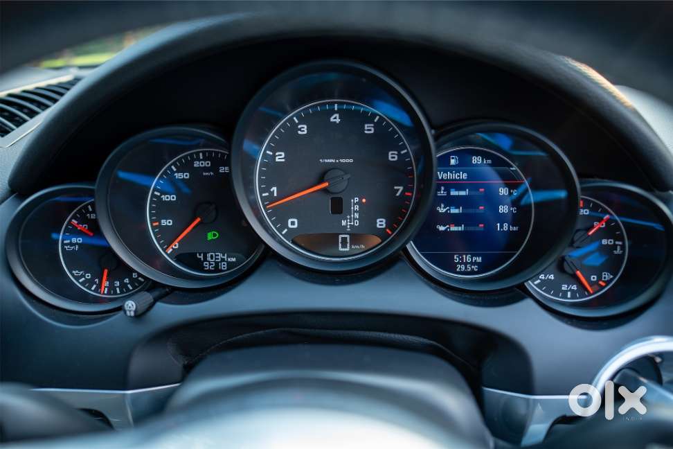 Porsche Cayenne Platinum Edition, 2016, Petrol