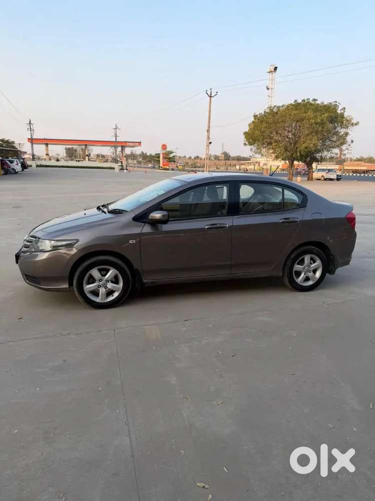 Honda City 2013 Petrol&cng  83650 Km Frist Owner