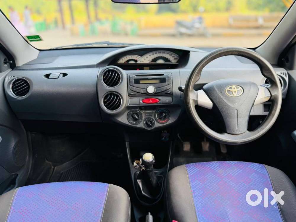 Toyota Etios V, 2012, Petrol