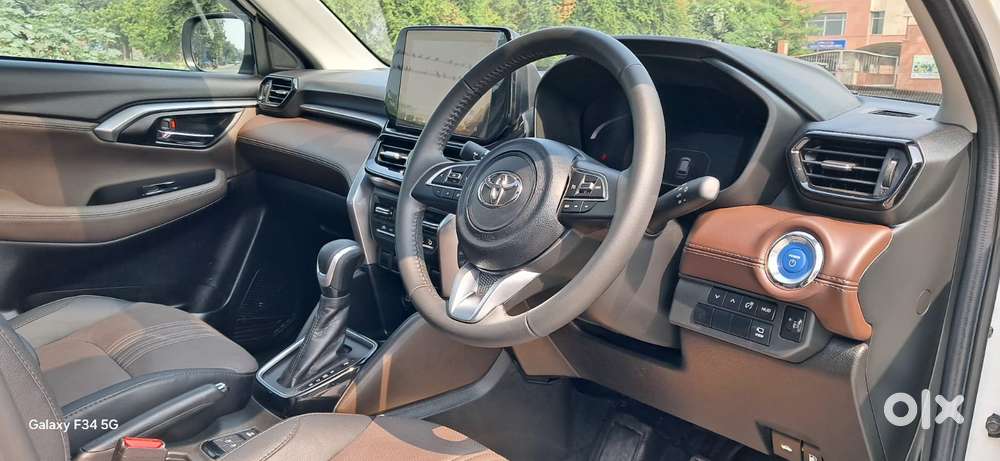 Toyota Urban Cruiser Hyryder 1.5 V Hybrid, 2024, Petrol