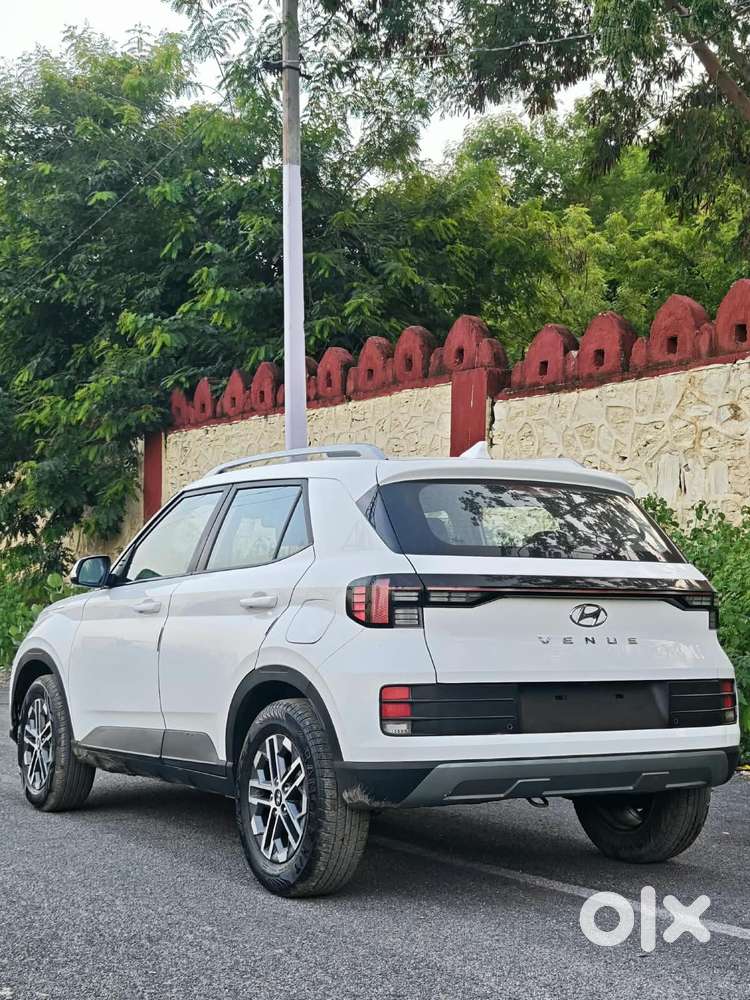 Hyundai Venue S (o) 1.0 Turbo Mt, 2022, Petrol