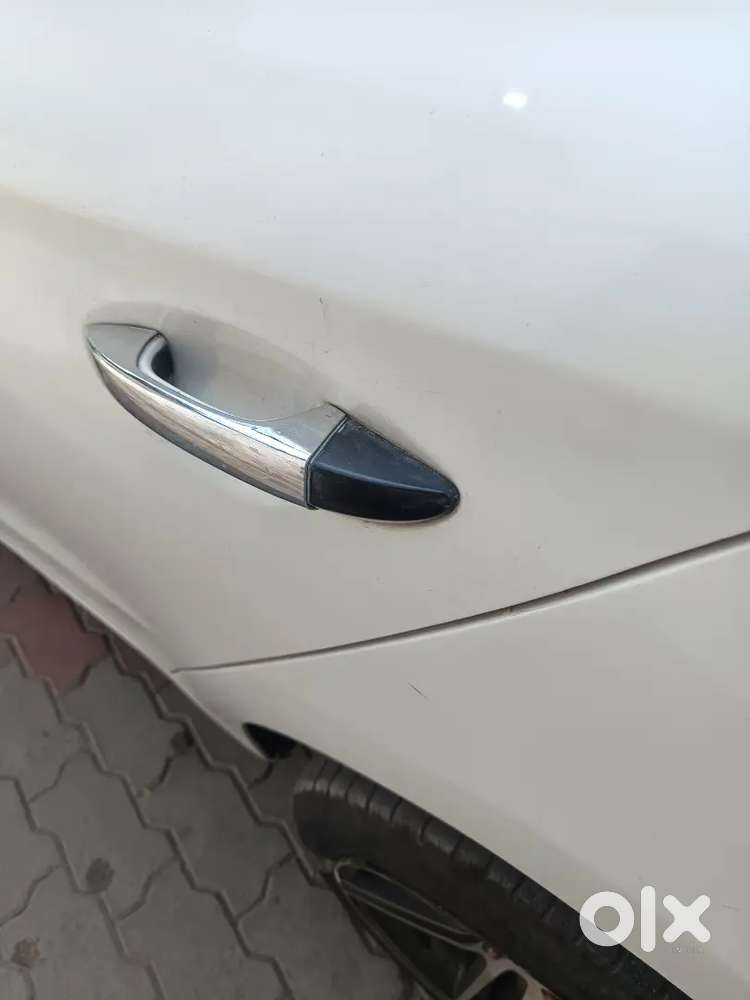 Total Unpaint Car With Allowye With Centre Lock System