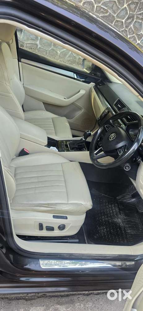 Skoda Superb Style 1.8 Tsi At, 2017, Petrol