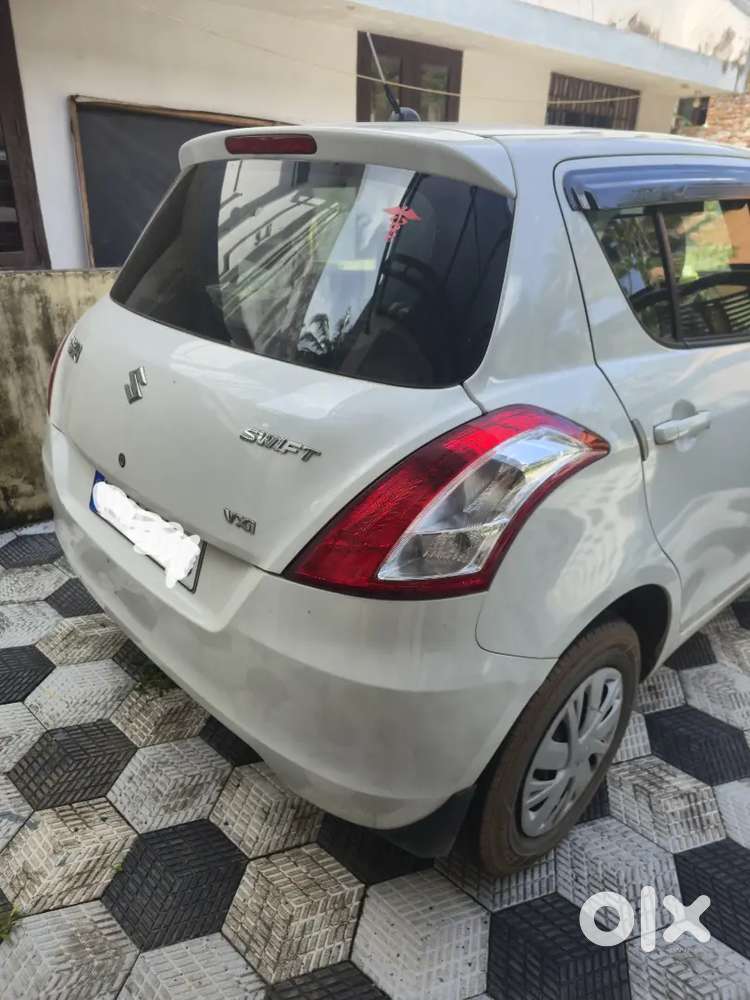Maruti Suzuki Swift 2017 Petrol 65000 Km Driven