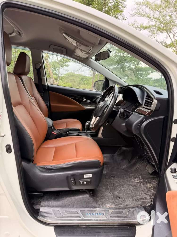 Toyota Innova Crysta 2.8 Zx At 7 Seater, 2017, Diesel