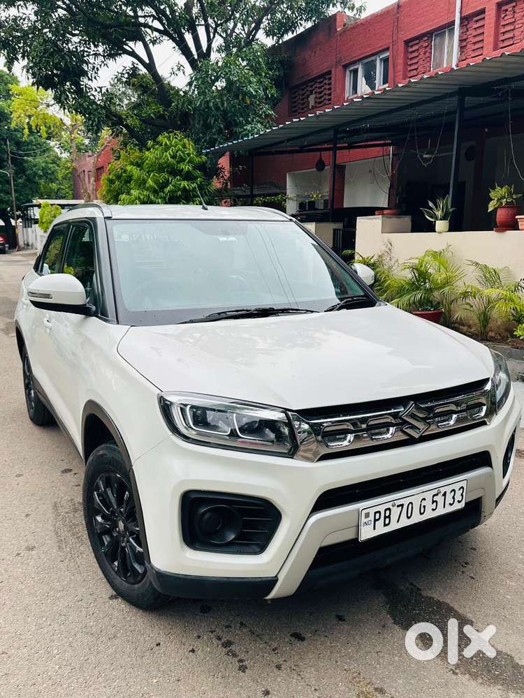 Maruti Suzuki Brezza 1.5 Zxi Smart Hybrid, 2022, Petrol