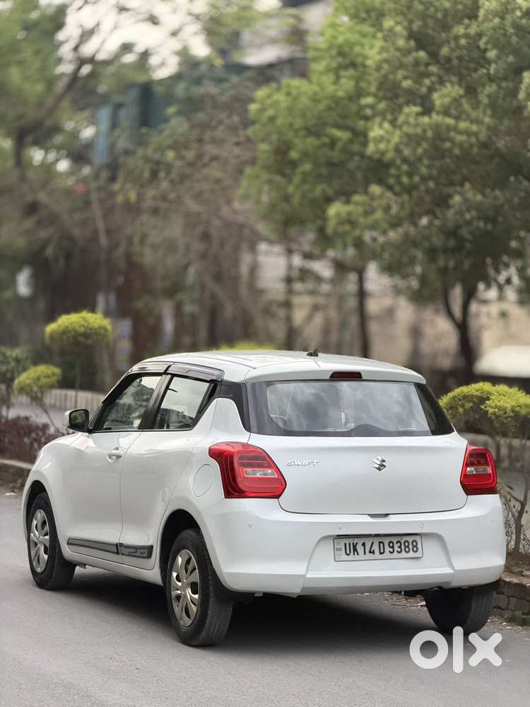 Maruti Suzuki Swift Vxi 1.2 Abs Bs-iv, 2018, Petrol