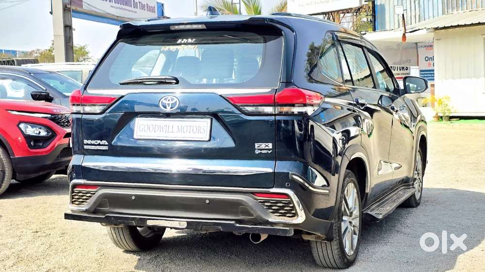 Toyota Innova Hycross 2.0 Zx Hybrid 7 Str, 2025, Cng & Hybrids