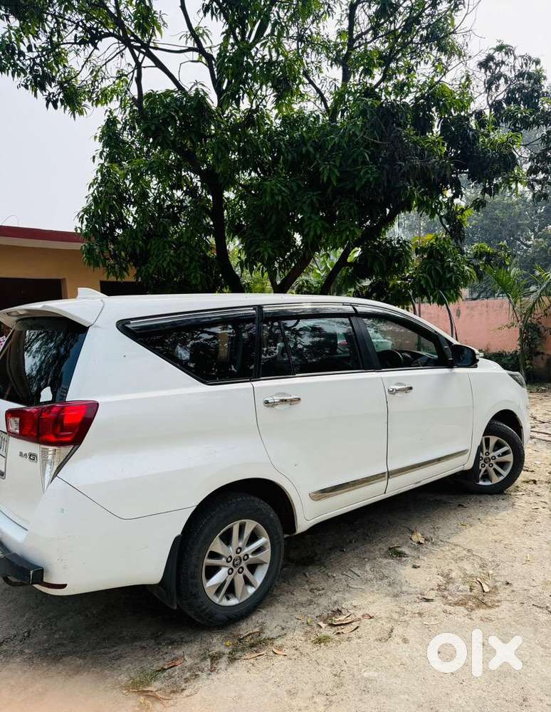 Toyota Innova Crysta 2016 Diesel Well Maintained