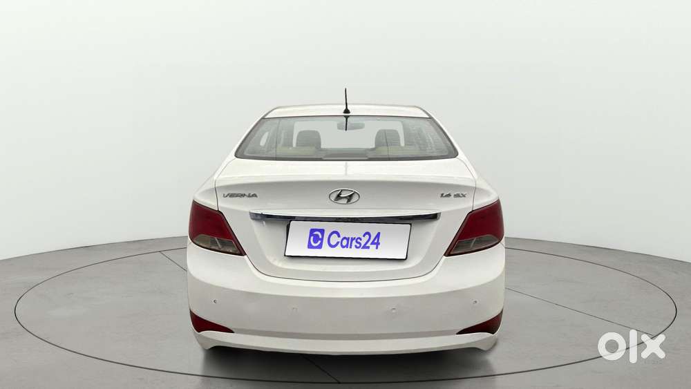 Hyundai Verna [2015-2018] Fluidic 4s 1.6 Vtvt Sx, 2015, Petrol