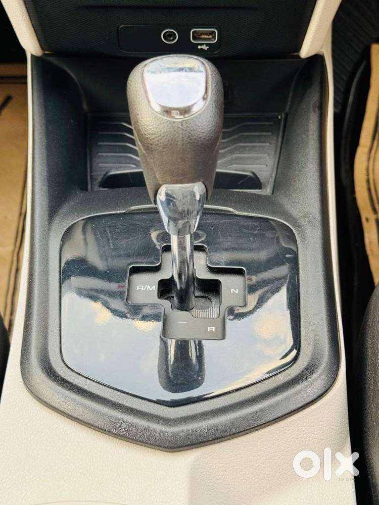 Mahindra Xuv300 1.2 W8 Amt Petrol, 2022, Petrol