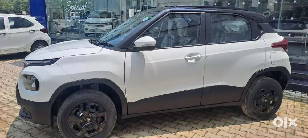 Tata Punch Adv+icng 2025 Sunroof, Cng & Hybrids 13500 Km Driven