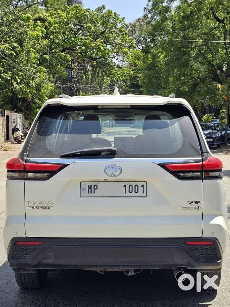 Toyota Innova Hycross 2.0 Zx Hybrid 7 Str, 2023, Petrol
