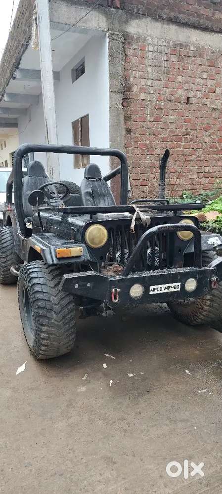 Mahindra Jeep Classic 1983
