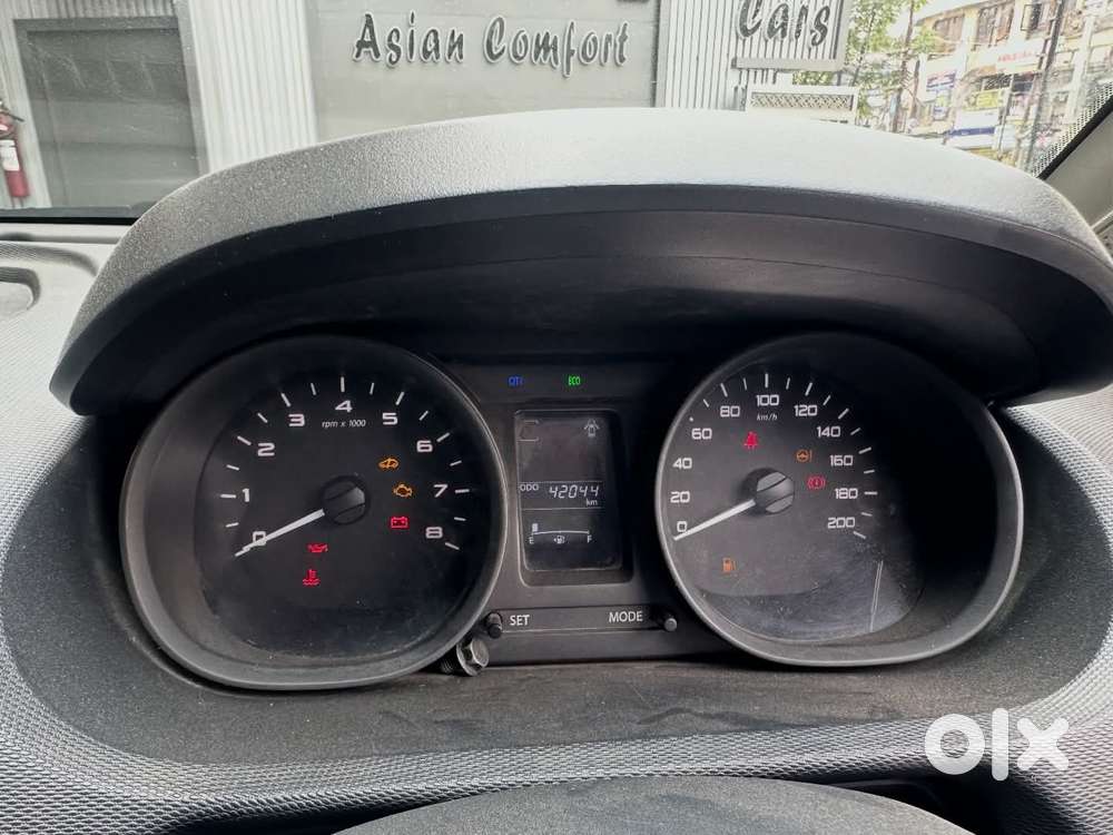 Tata Tiago 1.2 Revotron Xt, 2018, Petrol