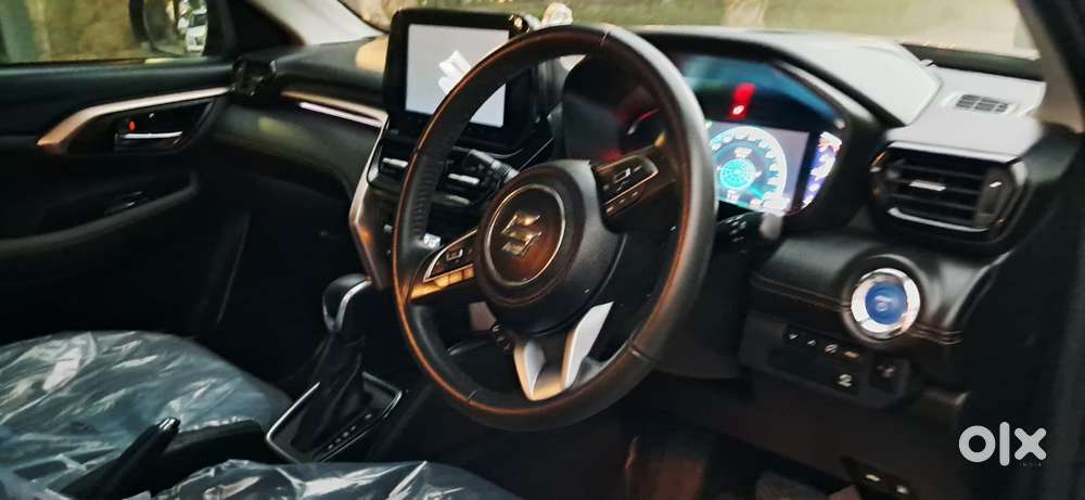 Maruti Suzuki Grand Vitara 1.5 Alpha Plus Intelligent Hybrid Ecvt, 2..