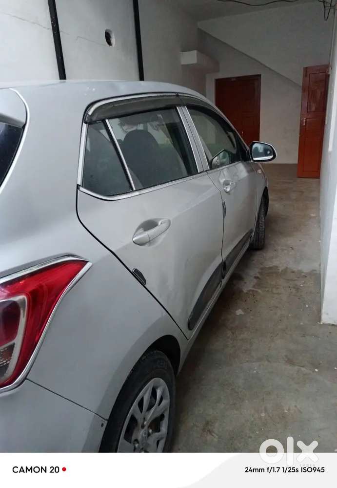 Hyundai Grand I10 2017 Diesel 80000 Km Driven