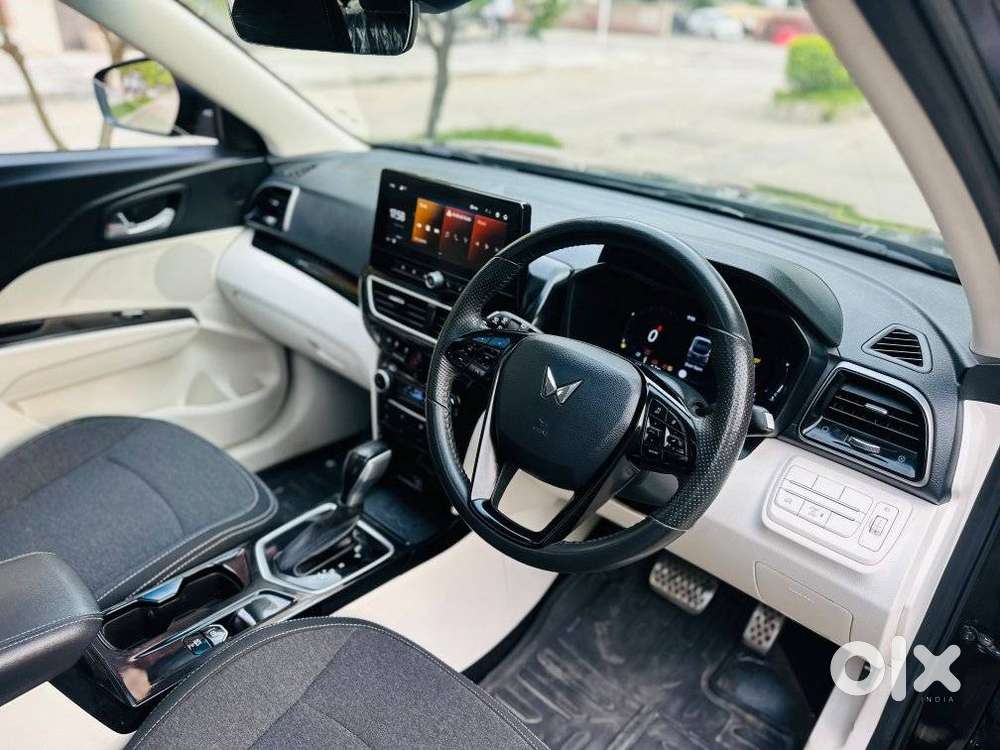 Mahindra Xuv 3xo Ax5l 1.2 Petrol At, 2026, Petrol