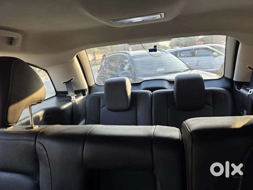 Selling Tata Hexa Xta 7 Seater