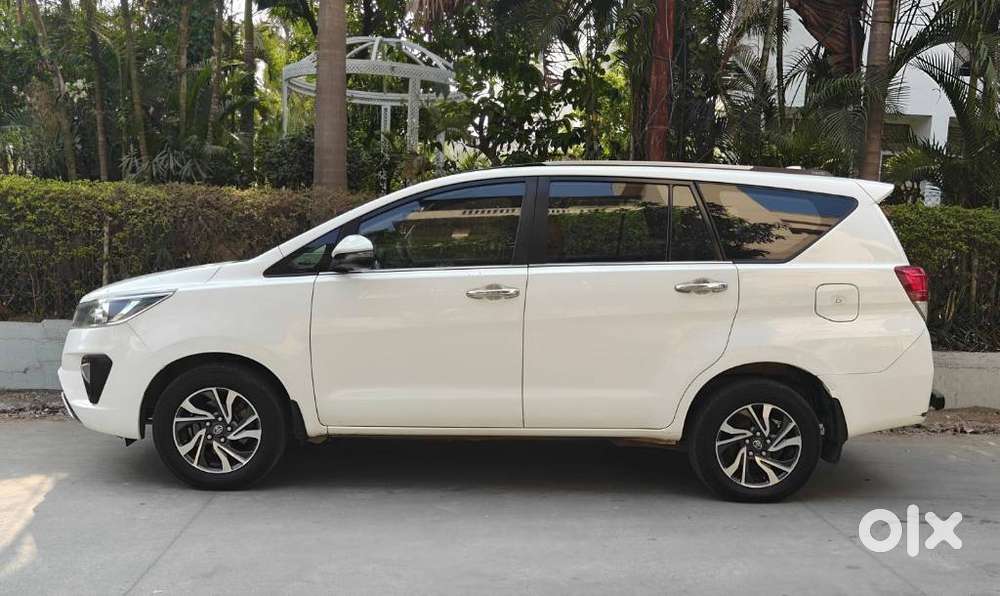 Toyota Innova Crysta 2.4 Gx Limited Edition At 7 Str, 2022, Diesel