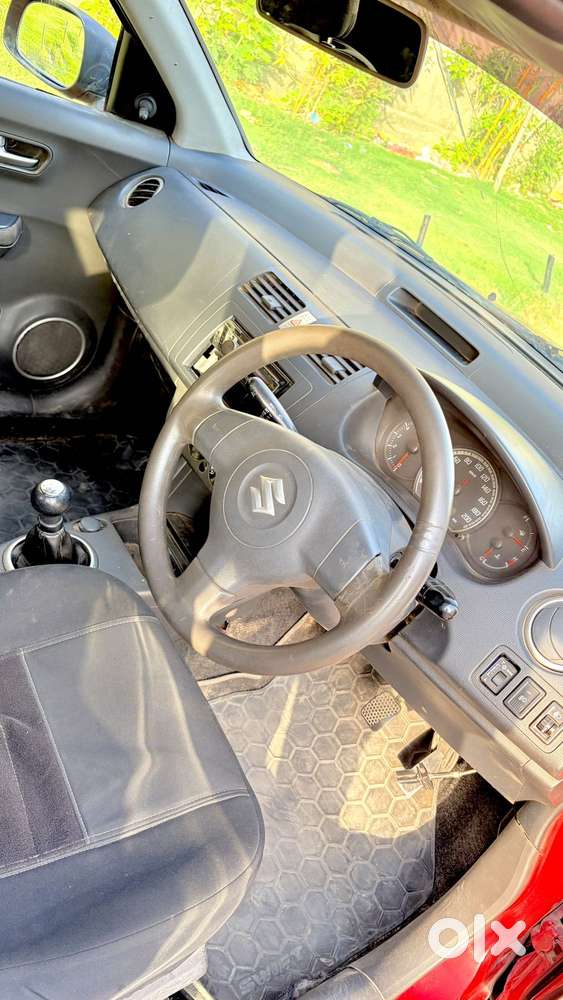 Maruti Suzuki Swift Vxi, 2006, Petrol