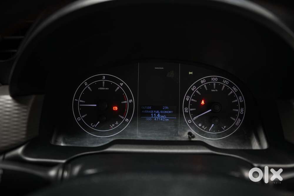 Toyota Innova Crysta 2.4 G Plus Mt 8 Str, 2024, Diesel