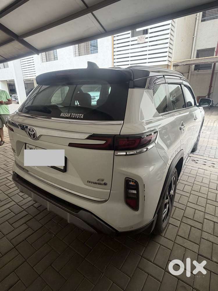 Toyota Urban Cruiser Hyryder 7 Seater V At Awd, 2023, Petrol
