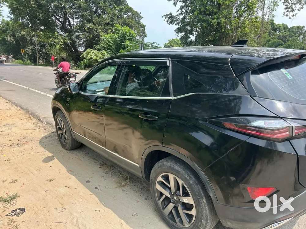 Tata Harrier Diesel  With Sunroof 2.0 2022 Jet Black Color 2nd Owner