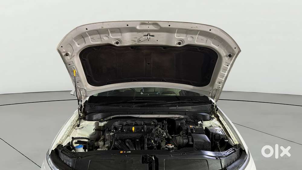Hyundai Verna 1.5 Mpi Mt Sx (o), 2024, Petrol