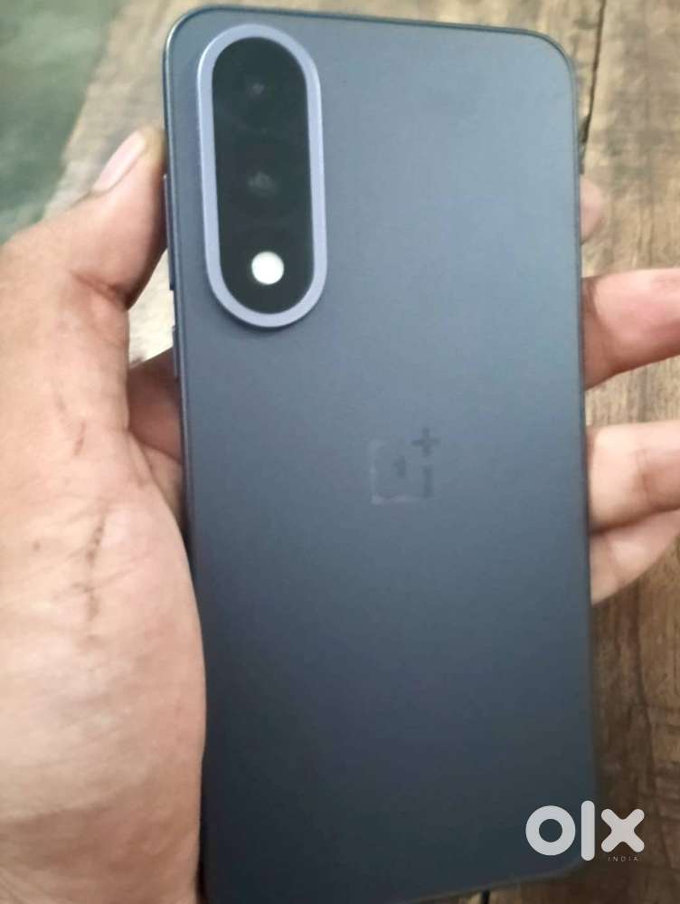 8/256 10 Months old with no scratches and brand new condition