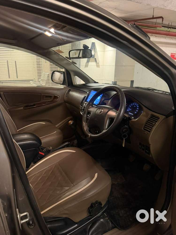 Toyota Innova 2.5 G (diesel) 8 Seater, 2015, Diesel