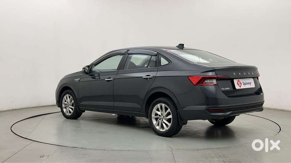 Skoda Slavia Ambition 1.0l Tsi At, 2022, Petrol