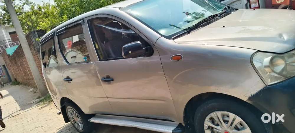 Mahindra Xylo D2 2012