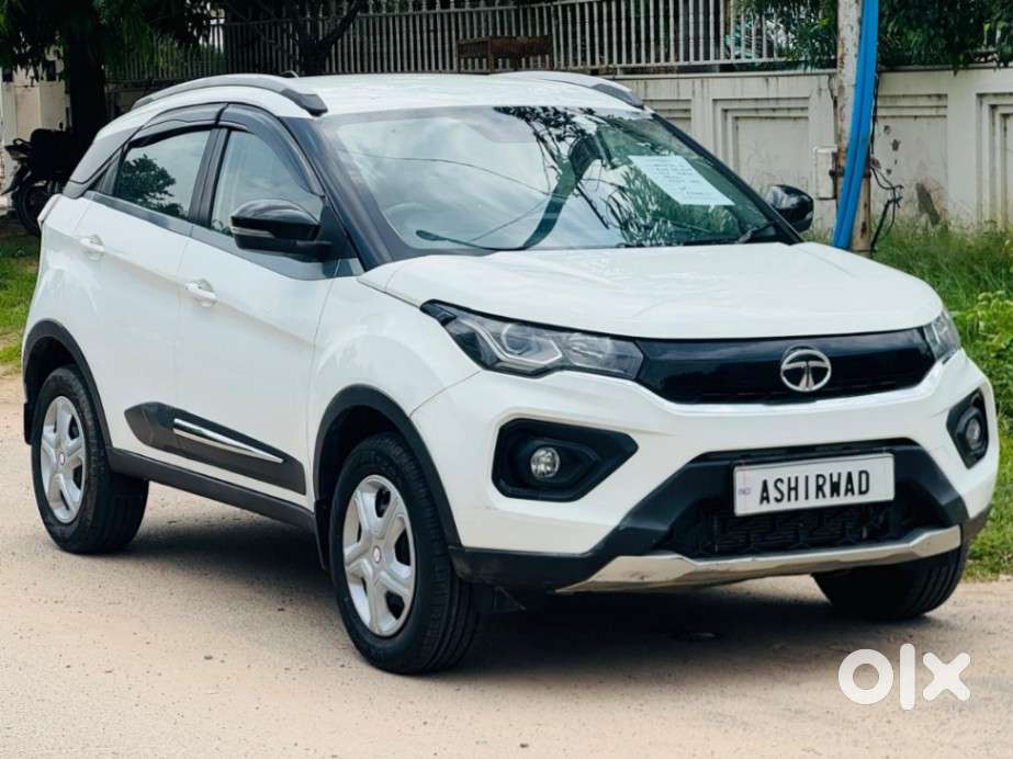 Tata Nexon, 2022, Petrol