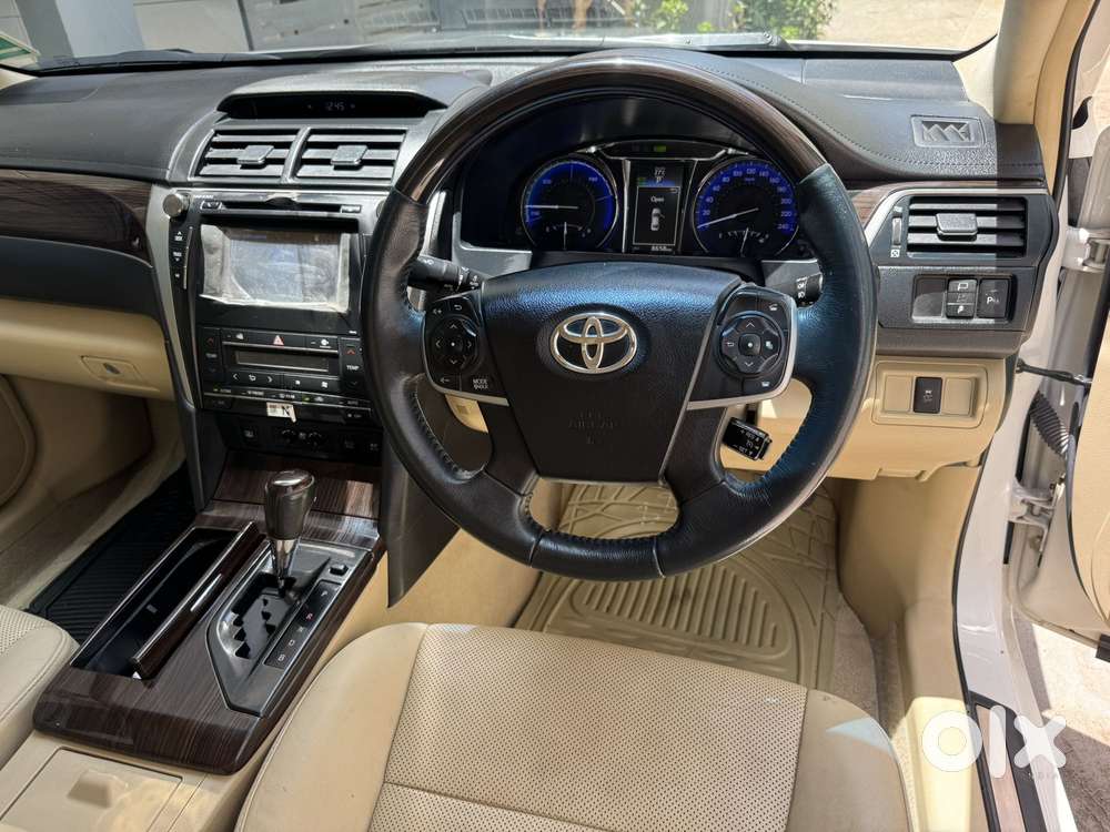 Toyota Camry 2.5 Hybrid, 2016, Cng & Hybrids
