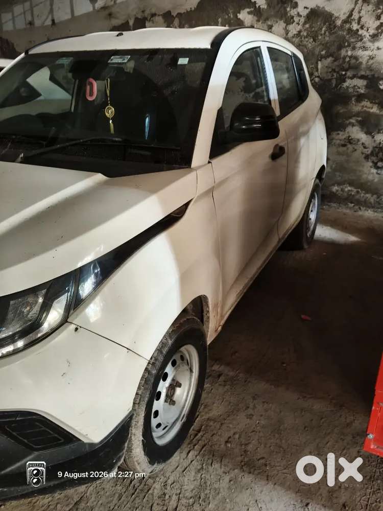 Mahindra Kuv100 6-seater Petrol  1st Owner  Brand New Tyres
