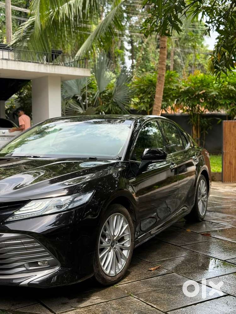 Toyota Camry 2020 Hybrid Well Maintained