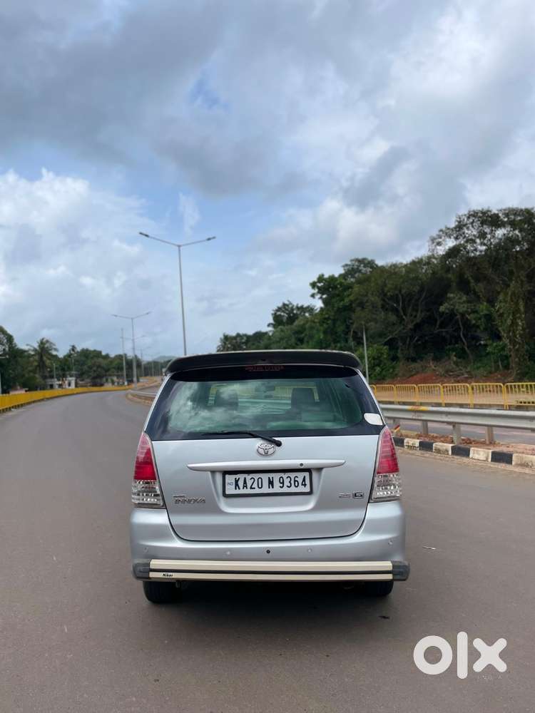 Toyota Innova G 2.5 2009 Model
