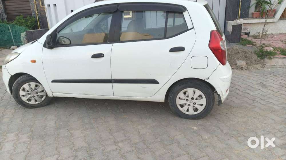 Hyundai I10 Era 2011 Year Car+ Cng Fitted