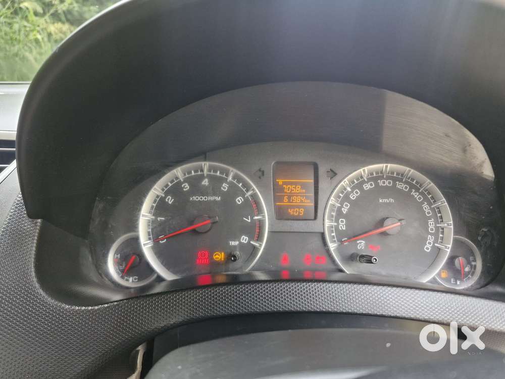 Maruti Suzuki Swift Dzire Vxi(o) Mt, 2017, Cng & Hybrids