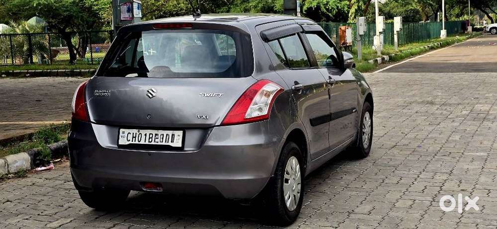 Maruti Suzuki Swift Vxi Optional, 2015, Petrol