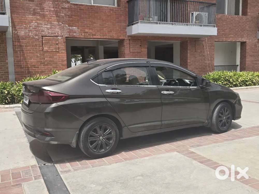 Honda City Diesel 2017 Mint Condition New Tire New Ac Compressor Insta