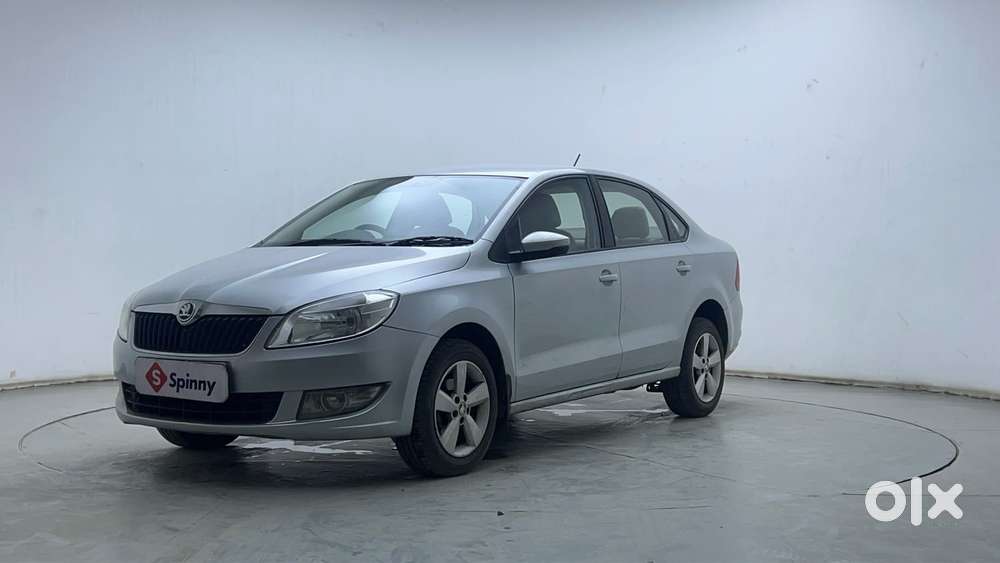 Skoda Rapid 1.6 Mpi Ambition, 2015, Petrol