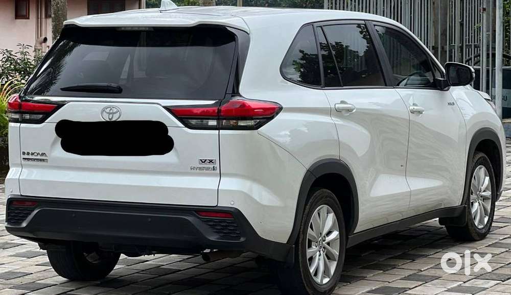 Toyota Innova Hycross 2.0 Vx (o) Hybrid 7 Str, 2024, Petrol
