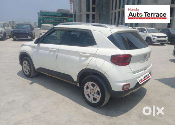 Hyundai Venue 1.0 S (o) Turbo Dct, 2021, Petrol