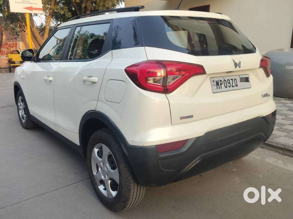 Mahindra Xuv300 1.2 W6 Amt Petrol, 2023, Petrol