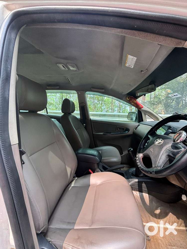 Toyota Innova 2012-2013 2.5 E Diesel Ms 8-seater, 2016, Diesel